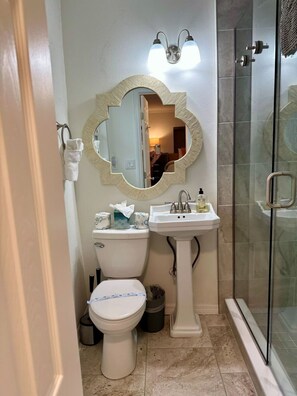 Hårtørrer, håndklæder