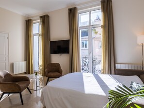 2 chambres, fer et planche à repasser, Wi-Fi, draps fournis