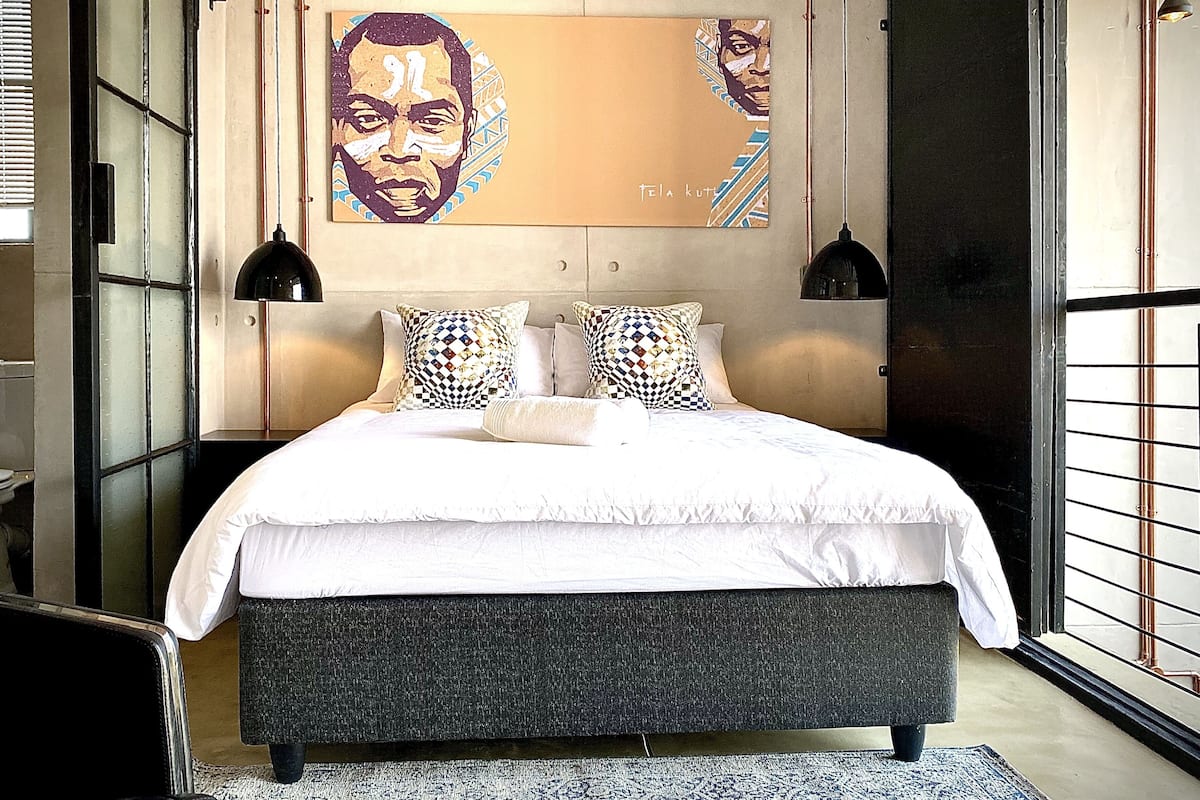 Design Loft, 1 Bedroom | 1 bedroom, Tempur-Pedic beds, individually decorated