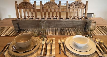 Casa Alta Vista - private, quiet, glorious views, 7mi to town
