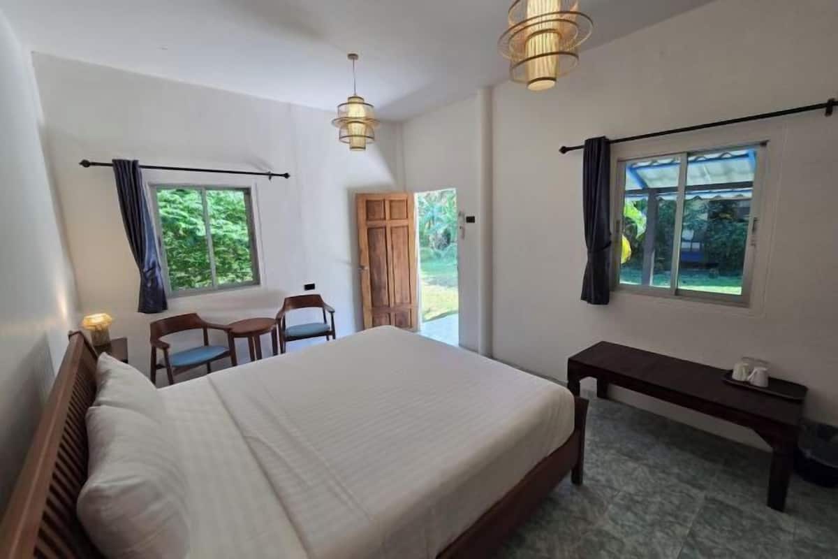 Individually decorated, free cots/infant beds, free WiFi, bed sheets