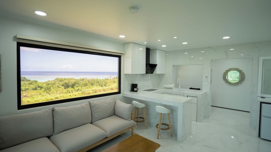Mariana Suites
