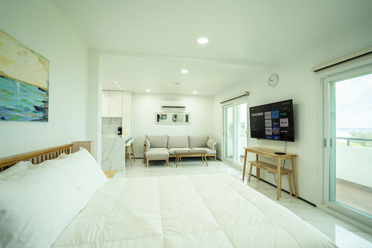 Comfort Studio Suite | 1 bedroom, individually furnished, desk, laptop workspace