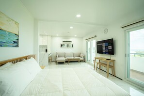 Comfort Studio Suite | Individually furnished, desk, laptop workspace, free WiFi
