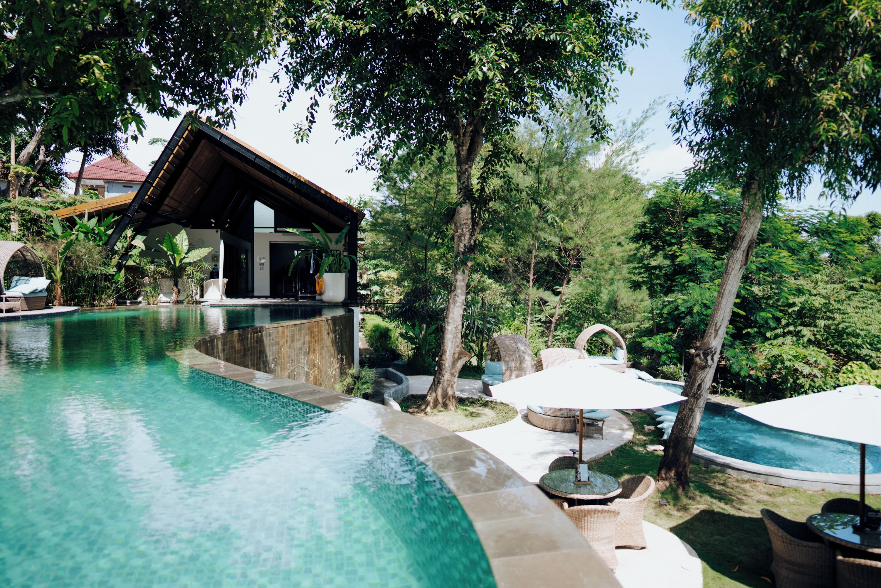 2 outdoor pools, open 7:00 AM to 8:00 PM, sun loungers