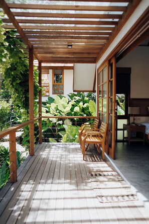 Mountain View Cottage | Balcony - Deep Roots Dive & Yoga Resort (Penida Island)