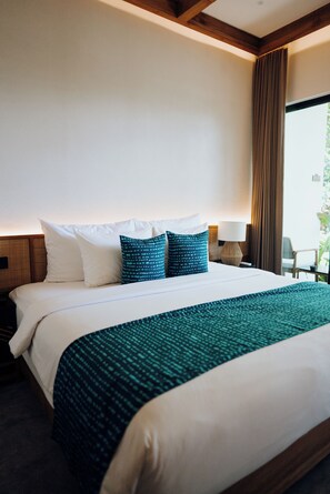 Room, Garden View | Minibar, desk, soundproofing, iron/ironing board