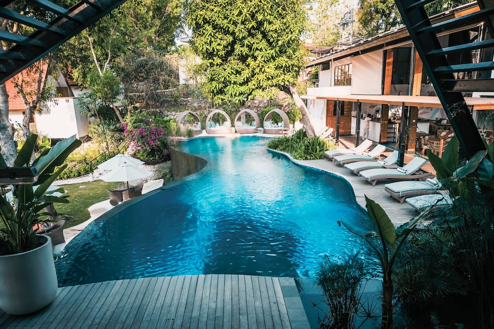 Deep Roots Dive & Yoga Resort