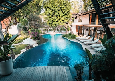 Deep Roots Dive & Yoga Resort