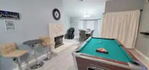 Game room - 3BR/2CAR♡Pets♡7Mins to Strip! Netflix & Fire Pit ☆ (Las Vegas)