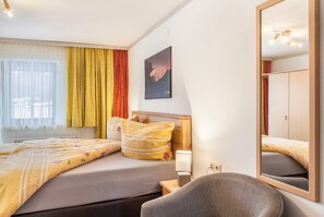 1 bedroom, free WiFi, bed sheets