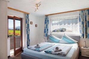 1 quarto, Wi-Fi de cortesia, roupa de cama