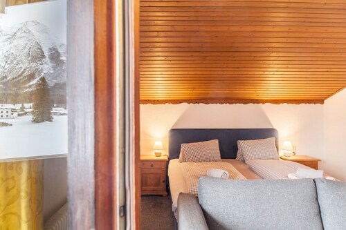 Ferienwohnung "Haus Am Lärchenhang 5" mit Bergblick, Balkon und WLAN