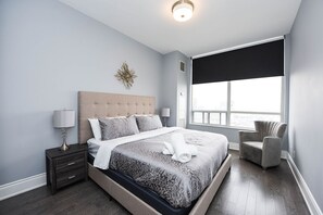 2 bedrooms, travel cot, WiFi, bed sheets