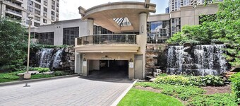 Grand Penthouse - 2BR & 2BTH Walk-in distance to Square One Mall 