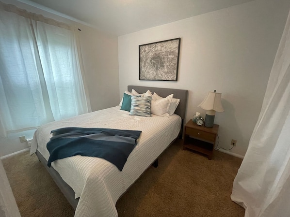 1 bedroom, desk, iron/ironing board, free WiFi