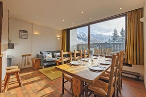 Dining - La Maison De Montroc, Le Tour (Argentière), France (Le Tour (Argentière))