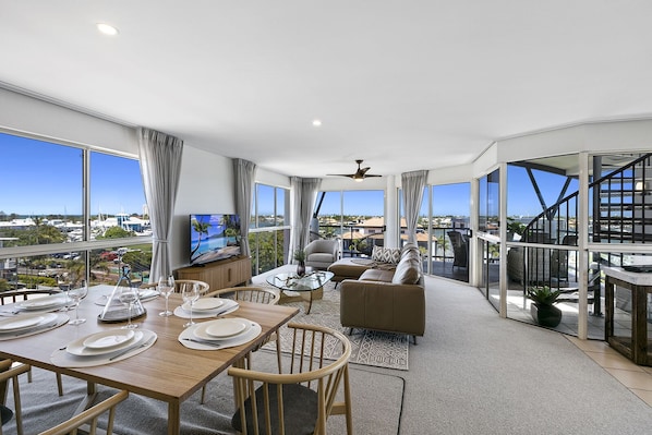 Luxury Apartment | Living area