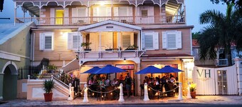 Ocean front 2 bedrooms suite with personal balcony