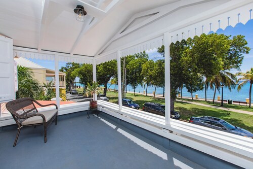 Ocean front 2 bedrooms suite with personal balcony