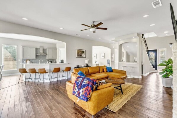 TV, fireplace, offices