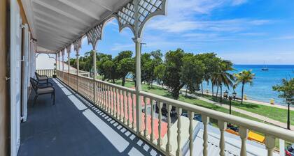 3rd floor unit with Picturesque Ocean View and outdoor seating!