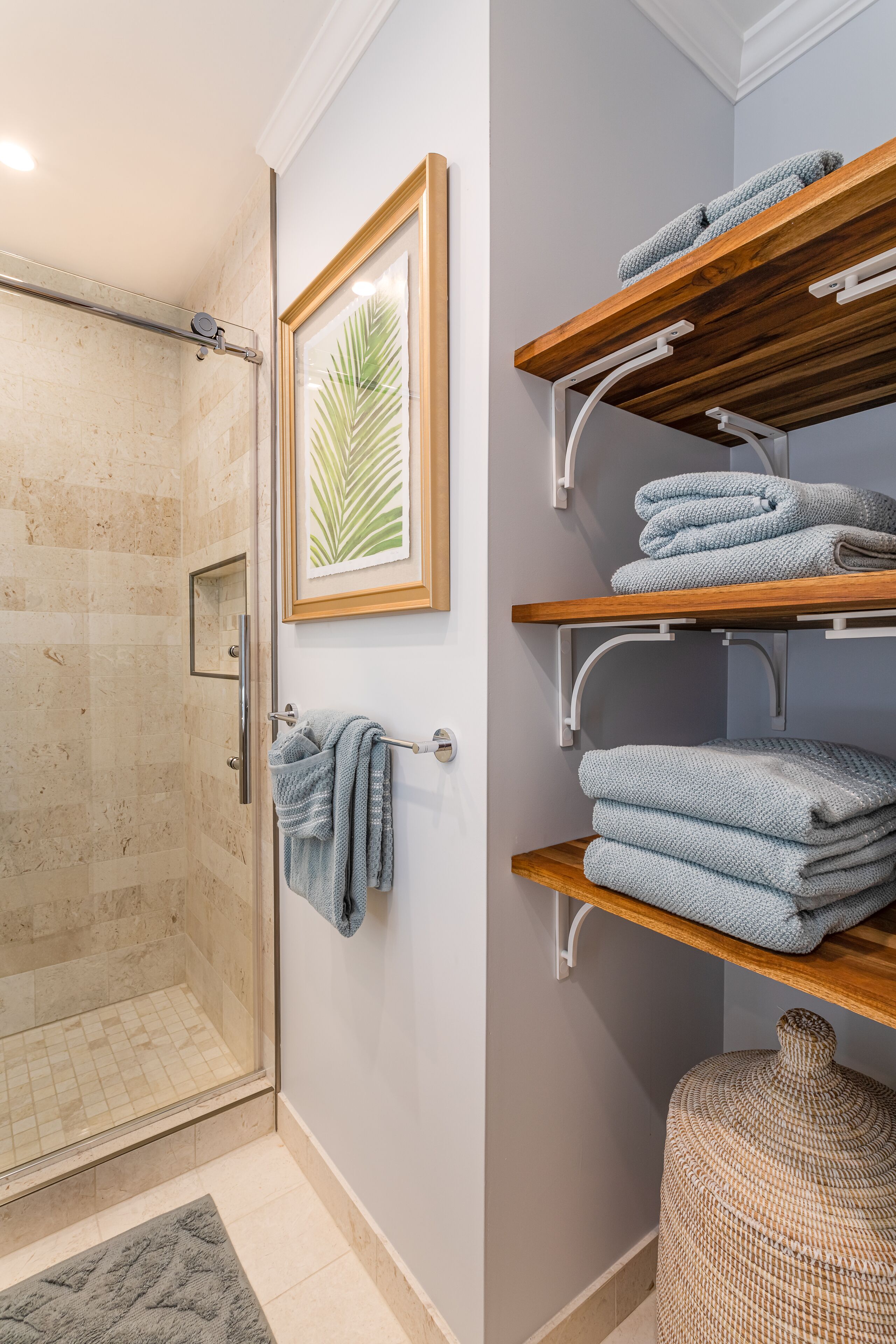 Main Bath Unit B