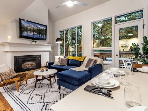 Mt Baker Resort Condo-River Views & Amenities