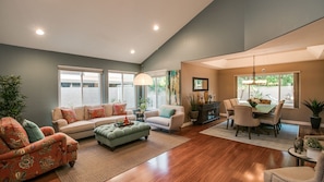 Studio (5 Bedrooms) | Living area - Luxe Scottsdale Home W/pool, Spa, & Tesla Charger (Scottsdale)