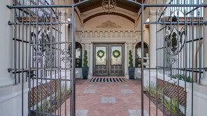 Front of property - Spectacular Fountain Hills 5 Bdrm W/pool and Views (Fountain Hills)