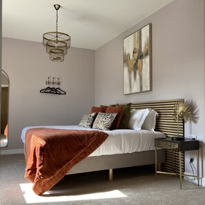 3 bedrooms, iron/ironing board, free WiFi, bed sheets