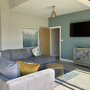 TV - Marsh Marigold Cottage, Ashlin Farm Barns (Lincoln)