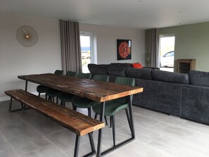 تناول الطعام