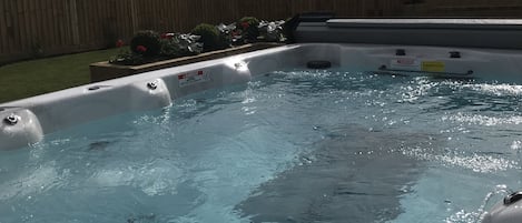 Bain à remous extérieur