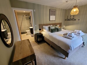 5 chambres, fer et planche à repasser, Wi-Fi gratuit, draps fournis