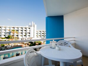 Outdoor dining - 313 Green Park with Pool and Private Garden (Golf del Sur)