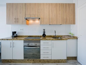 Fridge, microwave, oven, coffee/tea maker