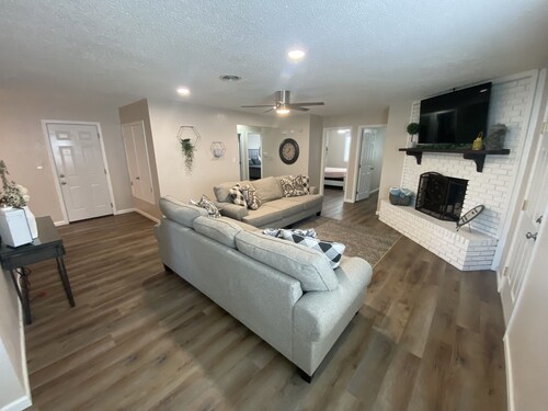 Newly renovated 3 bed/ 2 bath, central to the fun.