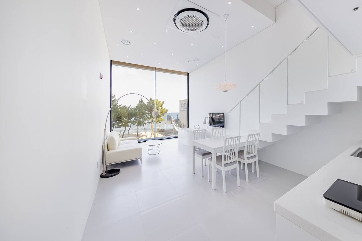 Deluxe Room | Living area