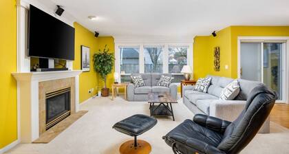 Delightful Southeast Location, Pet Friendly, Fully Fenced Backyard, BBQ, 13 Miles to Downtown