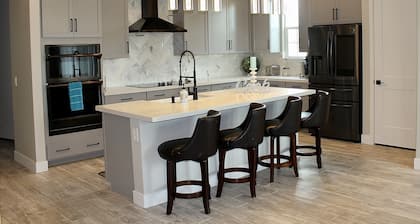 New! Entire House - Cozy Chandler Home