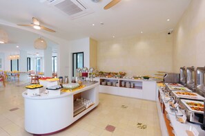 Bao gồm bữa sáng buffet hàng ngày 
