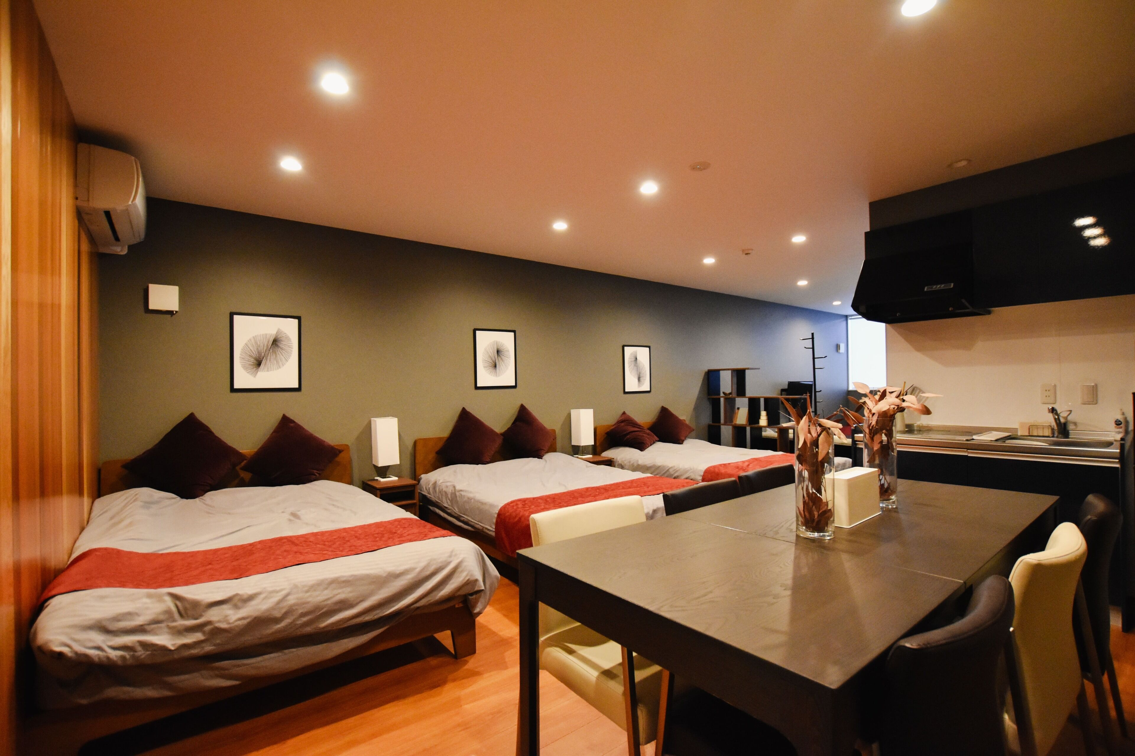 Deluxe Triple Room | Iron/ironing board, free WiFi