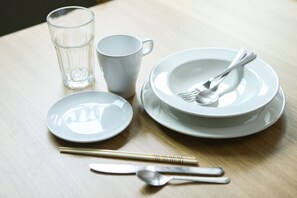 Fridge, microwave, stovetop, cookware/dishes/utensils - PrimeRoomBeppu Matsu (Beppu)