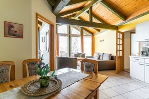 Family Apartment | In-room dining