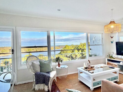 Seaview - Stunning Coastal Views,  Pet Friendly 🐾