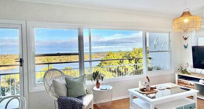 Seaview - Stunning Coastal Views, Pet Friendly 🐾