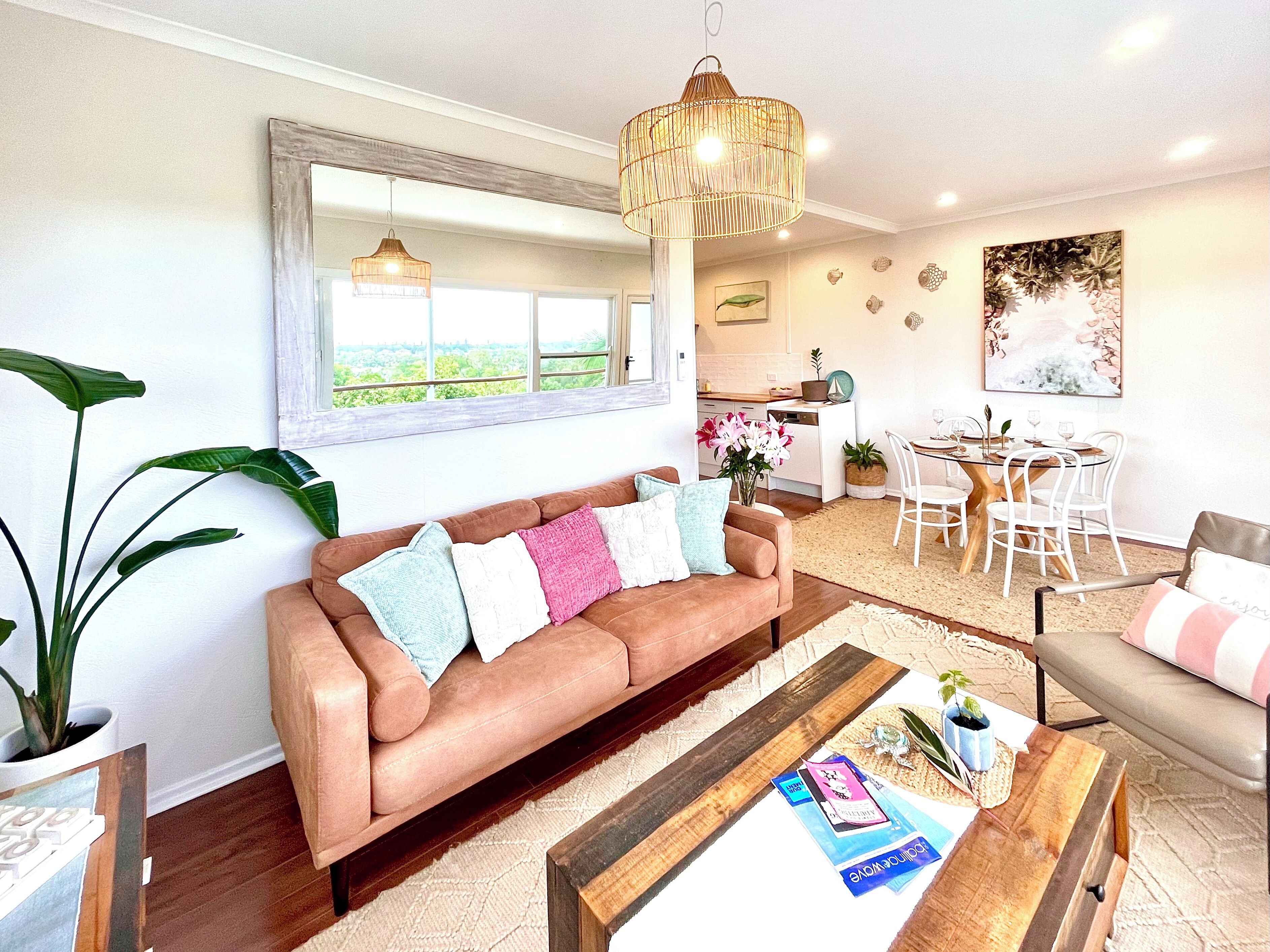 Télévision, chaîne hi-fi