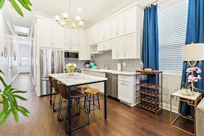 Fridge, microwave, oven, stovetop - Insta Ready Meets Modern Comfort - Stylish 2BD/2BA (New Orleans)
