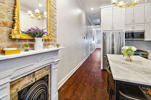 雪櫃、微波爐、焗爐、爐具